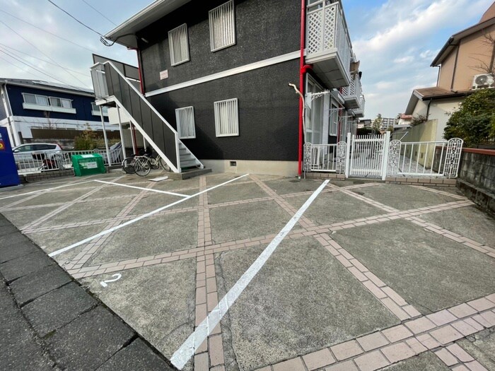 物件外観写真2　(駐車場)