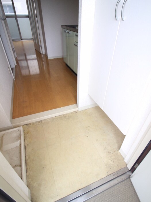 物件内観写真7　(玄関)