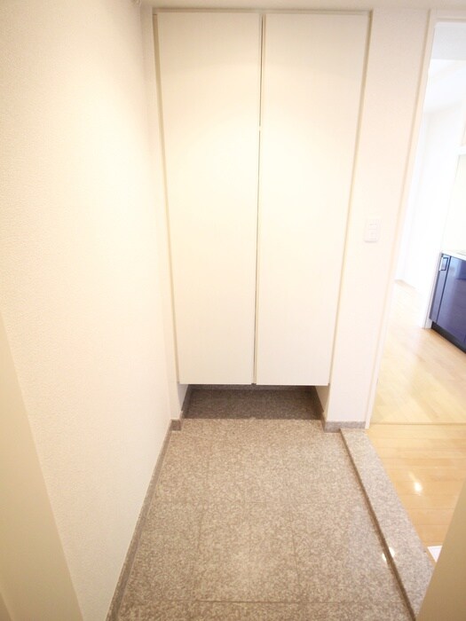 物件内観写真7　(玄関)