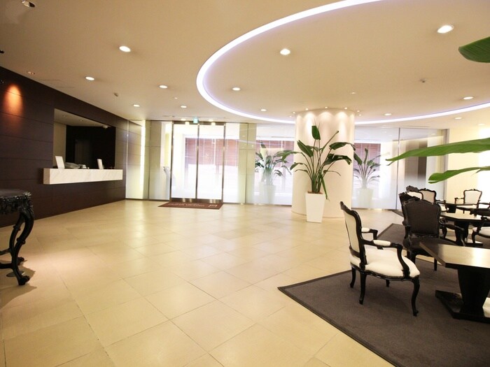 物件外観写真4　(エントランス部分)