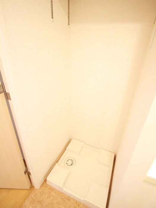 物件内観写真19　(洗濯機置場)