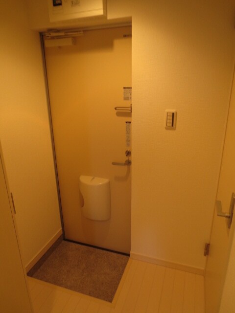 物件内観写真15　(玄関)