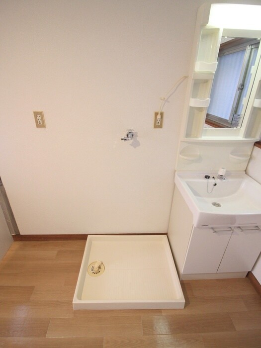 物件内観写真15　(洗濯機置場)