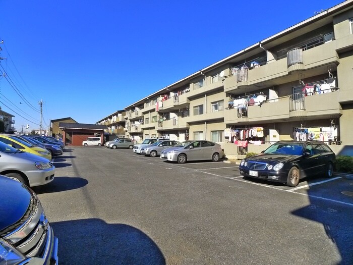 物件外観写真2　(駐車場)