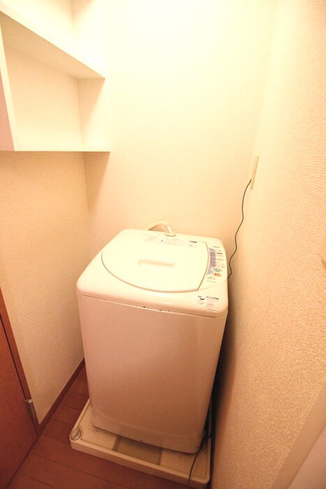 物件内観写真15　(洗濯機置場)