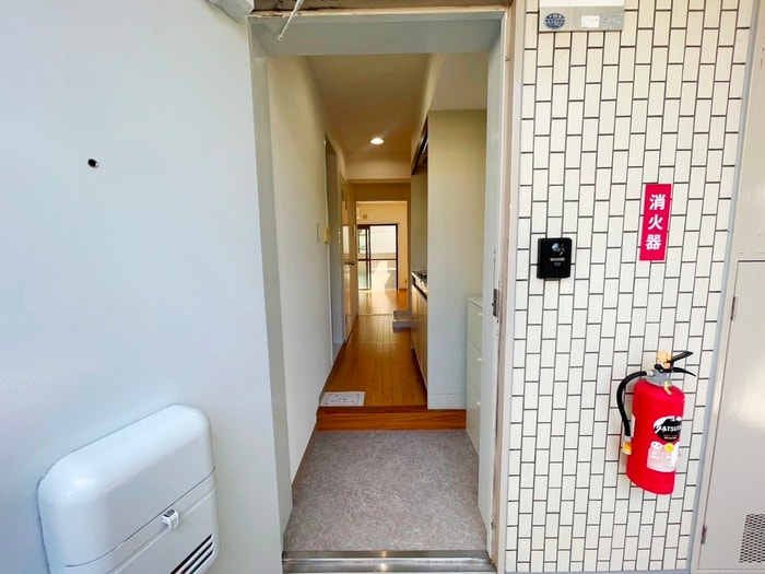 物件内観写真7　(玄関)