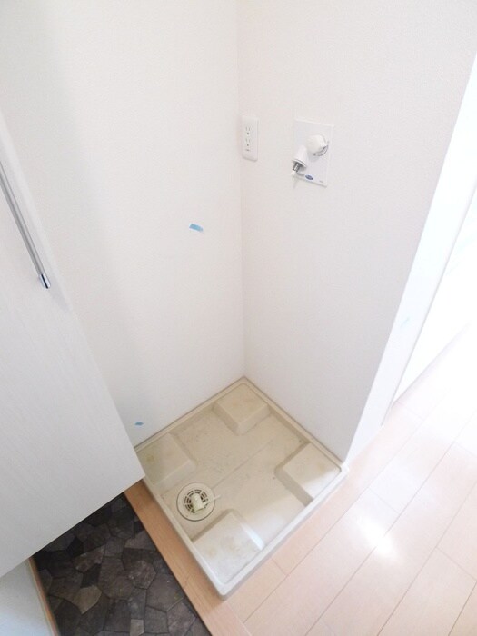 物件内観写真20　(洗濯機置場)