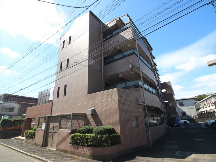 物件外観写真6　(駐車場)