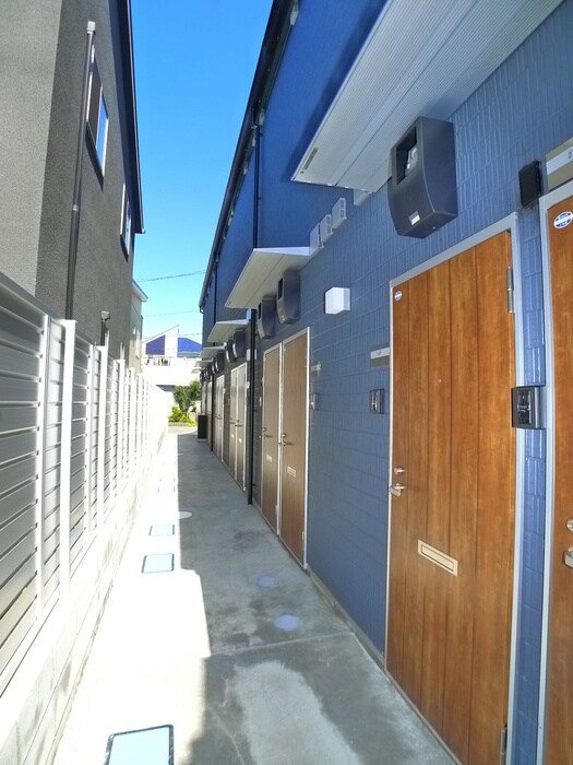 物件外観写真6　(エントランス部分)