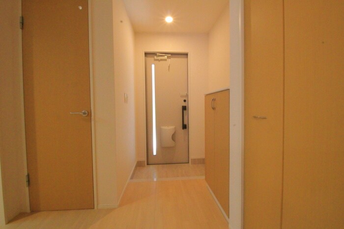 物件内観写真15　(玄関)
