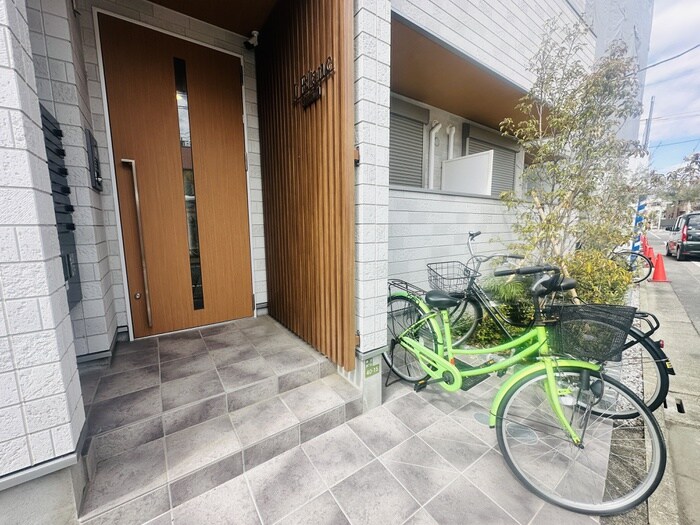 物件外観写真2　(駐輪場)