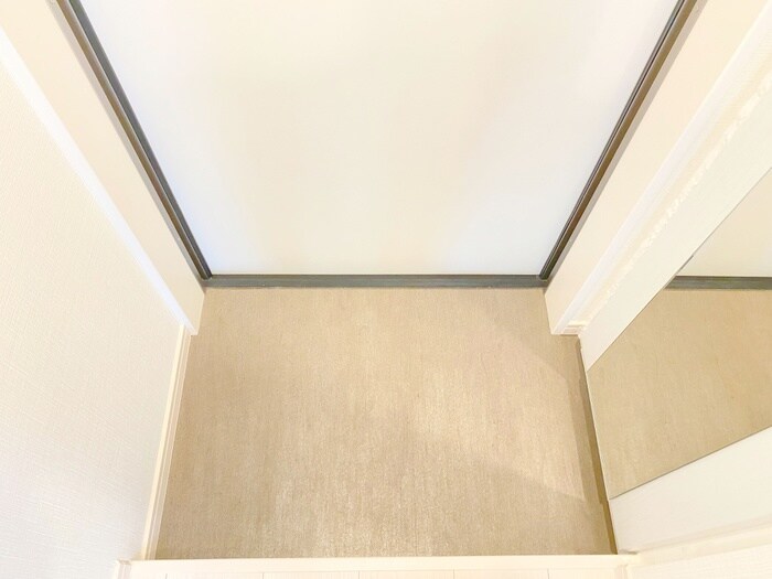 物件内観写真16　(玄関)