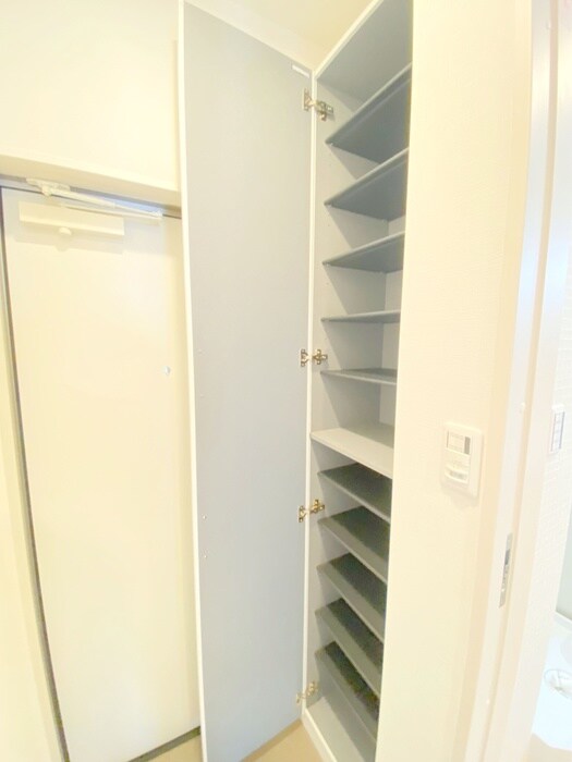 物件内観写真18　(靴箱)