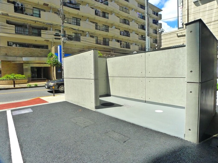 物件外観写真6　(駐車場)