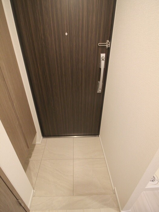 物件内観写真17　(玄関)