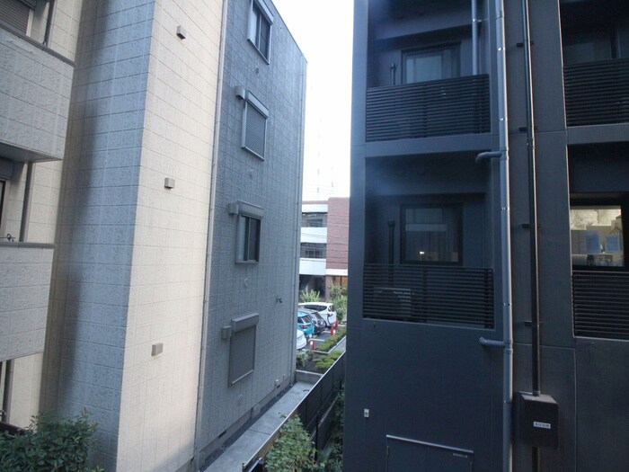 物件内観写真20　(室内からの展望)