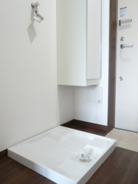 物件内観写真13　(洗濯機置場)