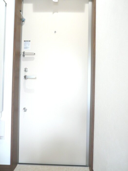 物件内観写真14　(玄関)