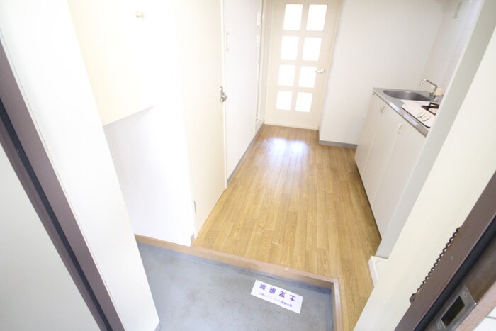 物件内観写真7　(玄関)