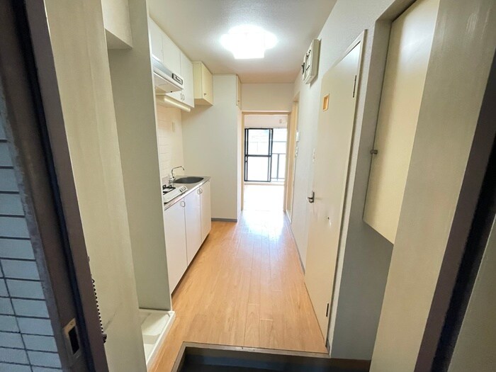 物件内観写真8　(廊下)