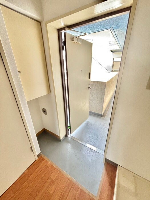 物件内観写真15　(玄関)