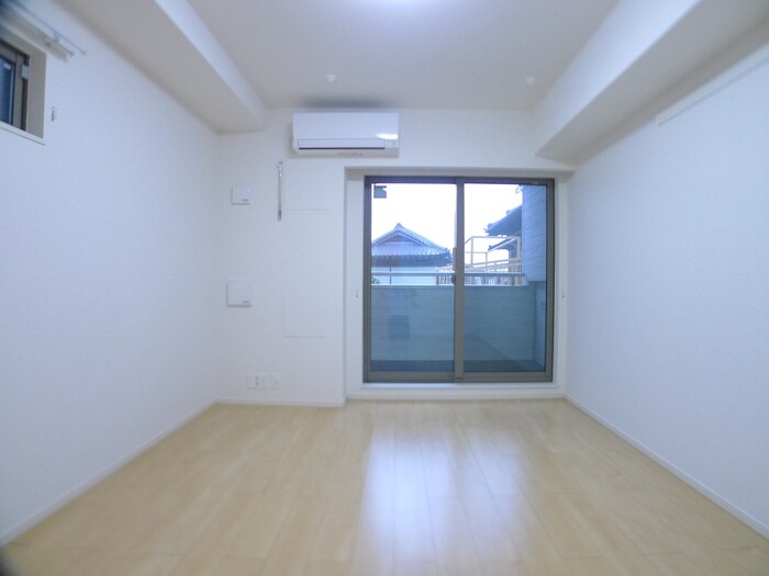 物件内観写真8　(室内からの展望)