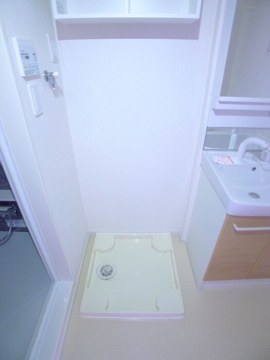 物件内観写真14　(洗濯機置場)