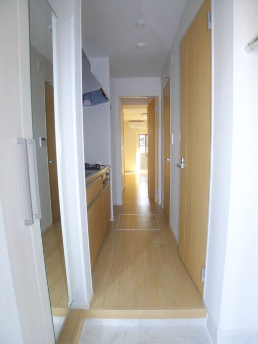 物件内観写真17　(玄関)