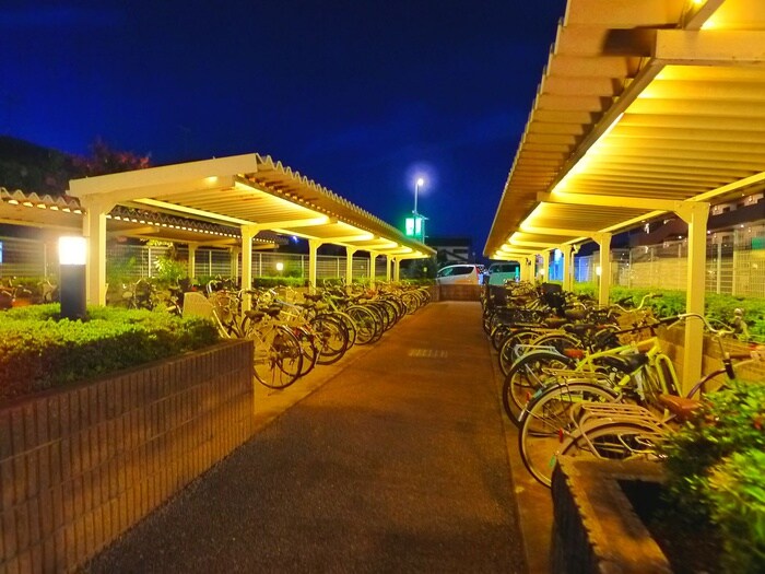 物件外観写真6　(駐輪場)