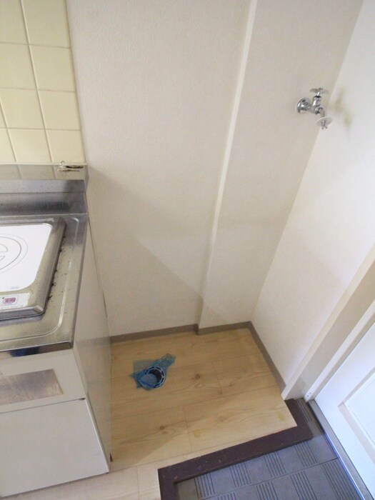 物件内観写真11　(洗濯機置場)