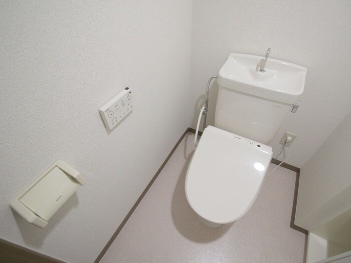 物件内観写真15　(トイレ)