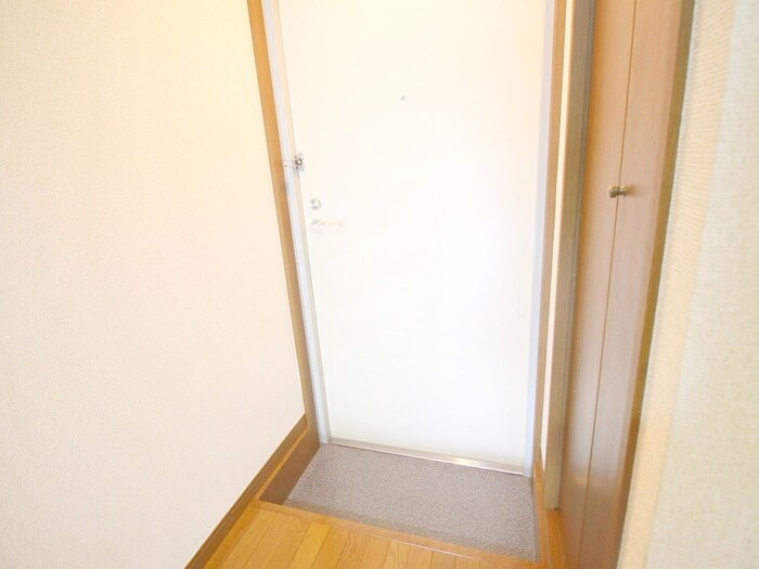 物件内観写真17　(玄関)
