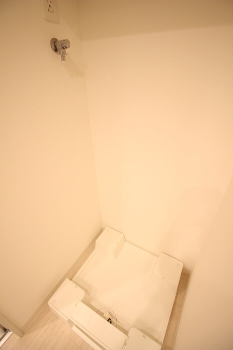 物件内観写真18　(洗濯機置場)