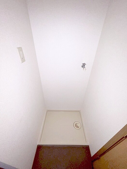 物件内観写真12　(洗濯機置場)