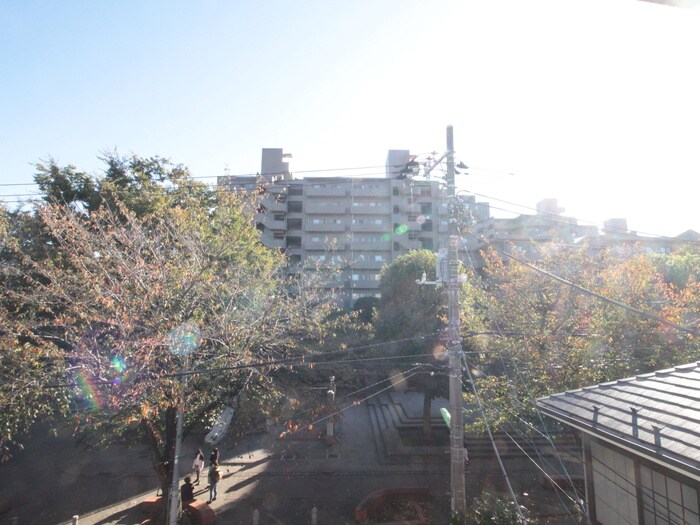 物件内観写真16　(室内からの展望)