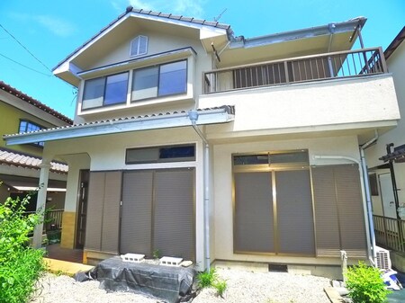 レトロ風リノベ戸建外観写真