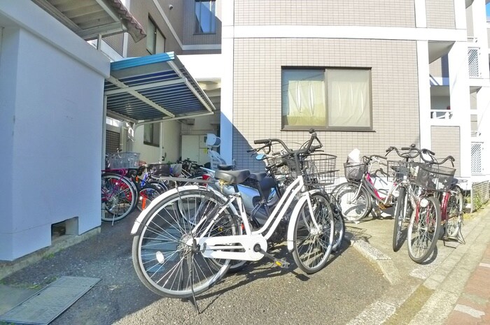 物件外観写真4　(駐輪場)