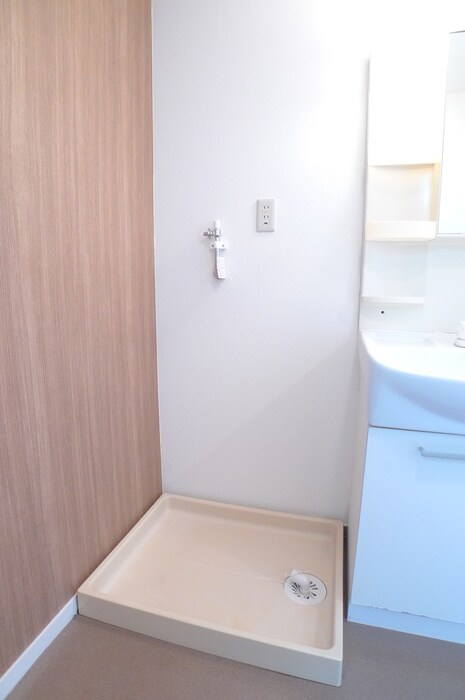 物件内観写真15　(洗濯機置場)