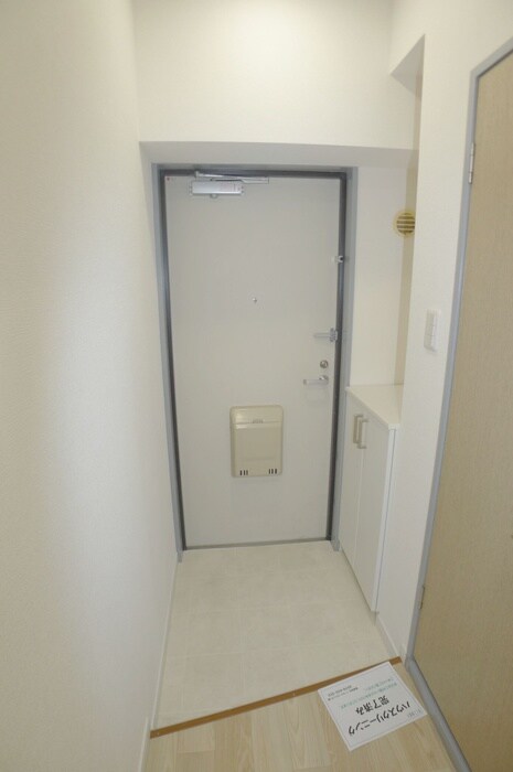 物件内観写真16　(玄関)