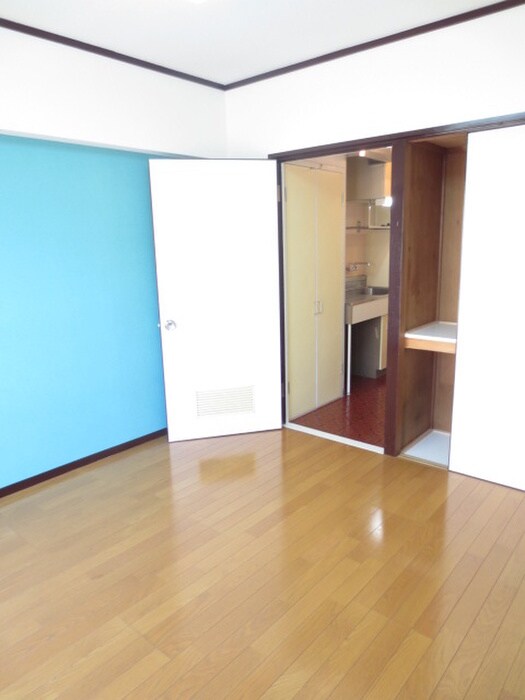 河野ハイツの居室