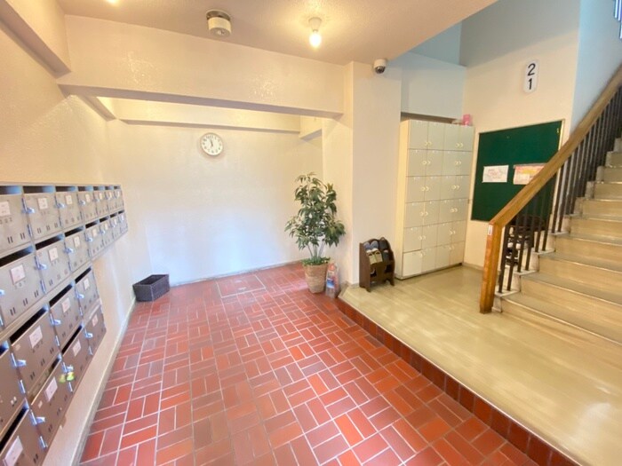 物件外観写真4　(エントランス部分)