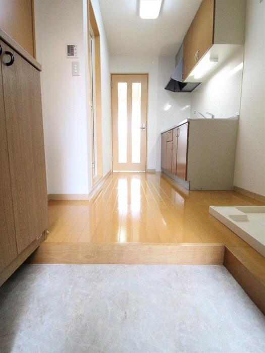 物件内観写真15　(玄関)