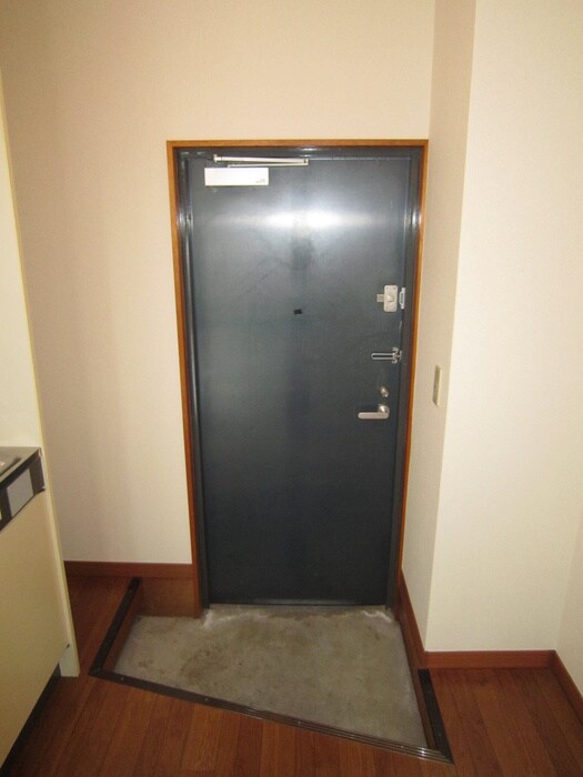 物件内観写真17　(玄関)