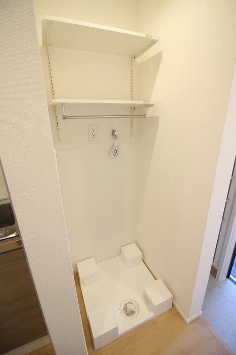 物件内観写真15　(洗濯機置場)