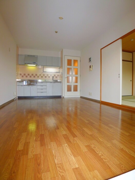 物件内観写真7　(室内からの展望)