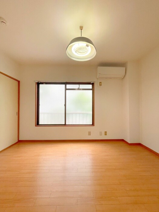 物件内観写真9　(居室)