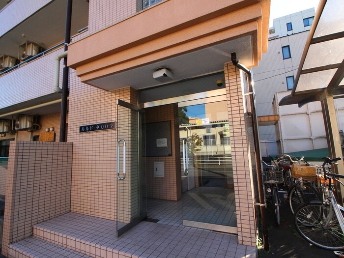 物件外観写真3　(エントランス部分)