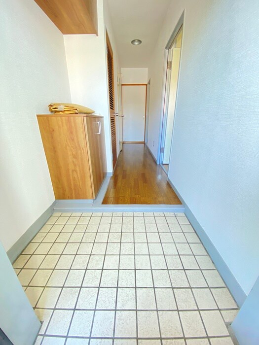 物件内観写真13　(玄関)