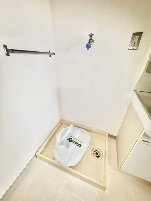 物件内観写真17　(洗濯機置場)