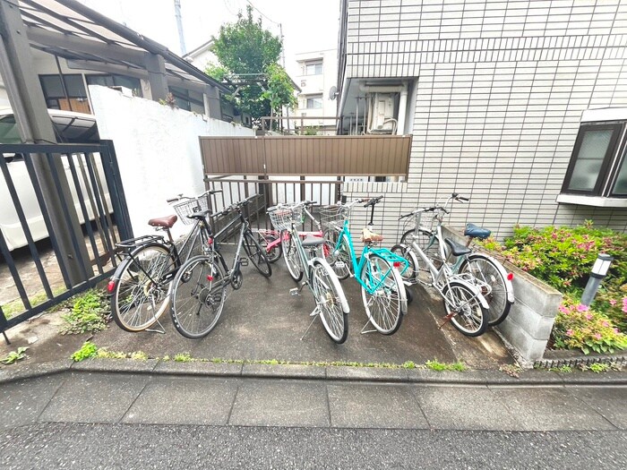 物件外観写真5　(駐輪場)